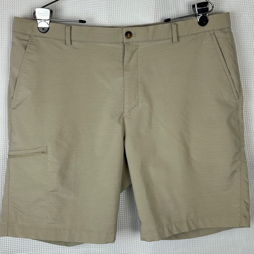 Greg Norman Shark Mens Khaki Golf Shorts Size 38 Stretch Cargo Pocket Tan